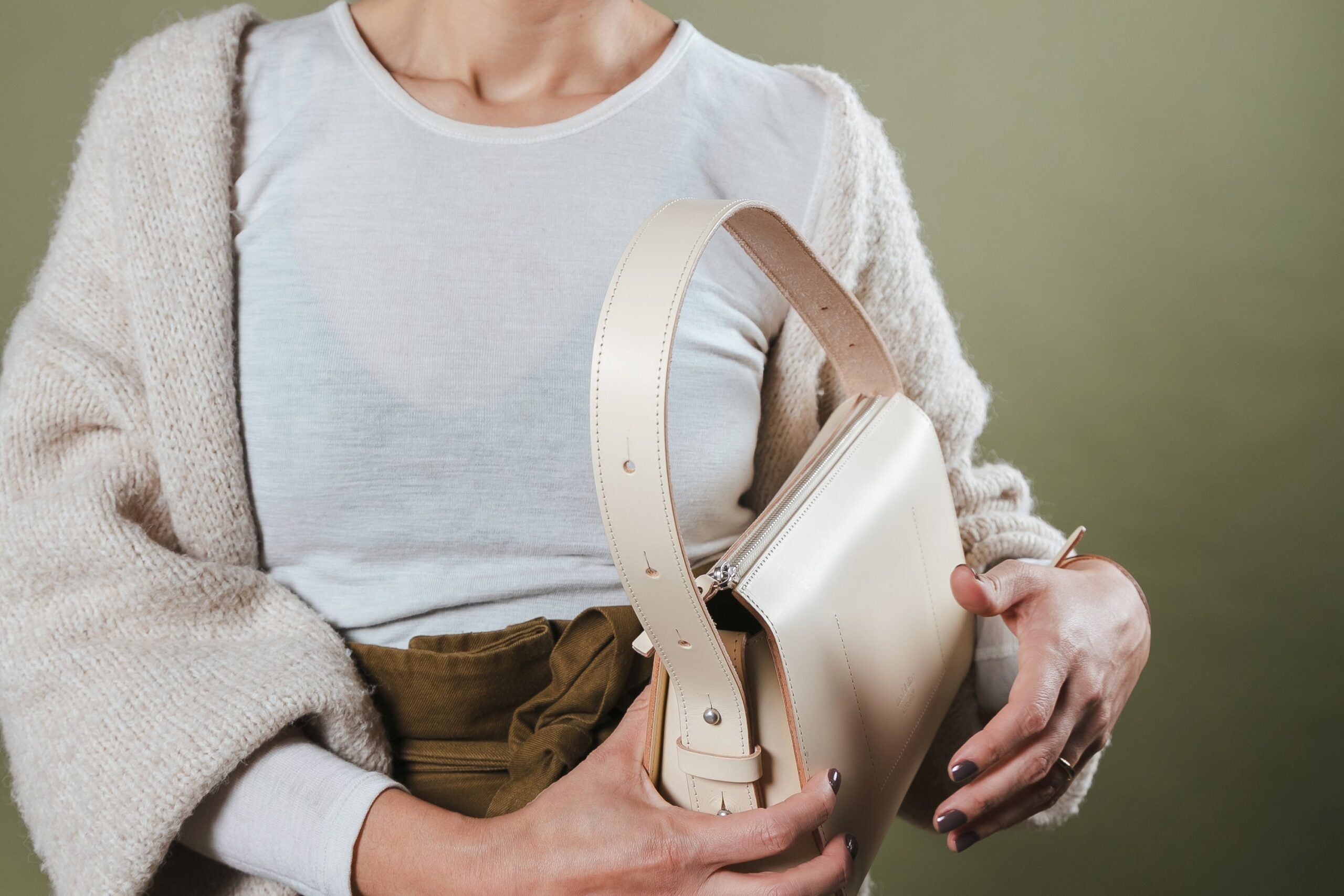 Model Sling - Cookie