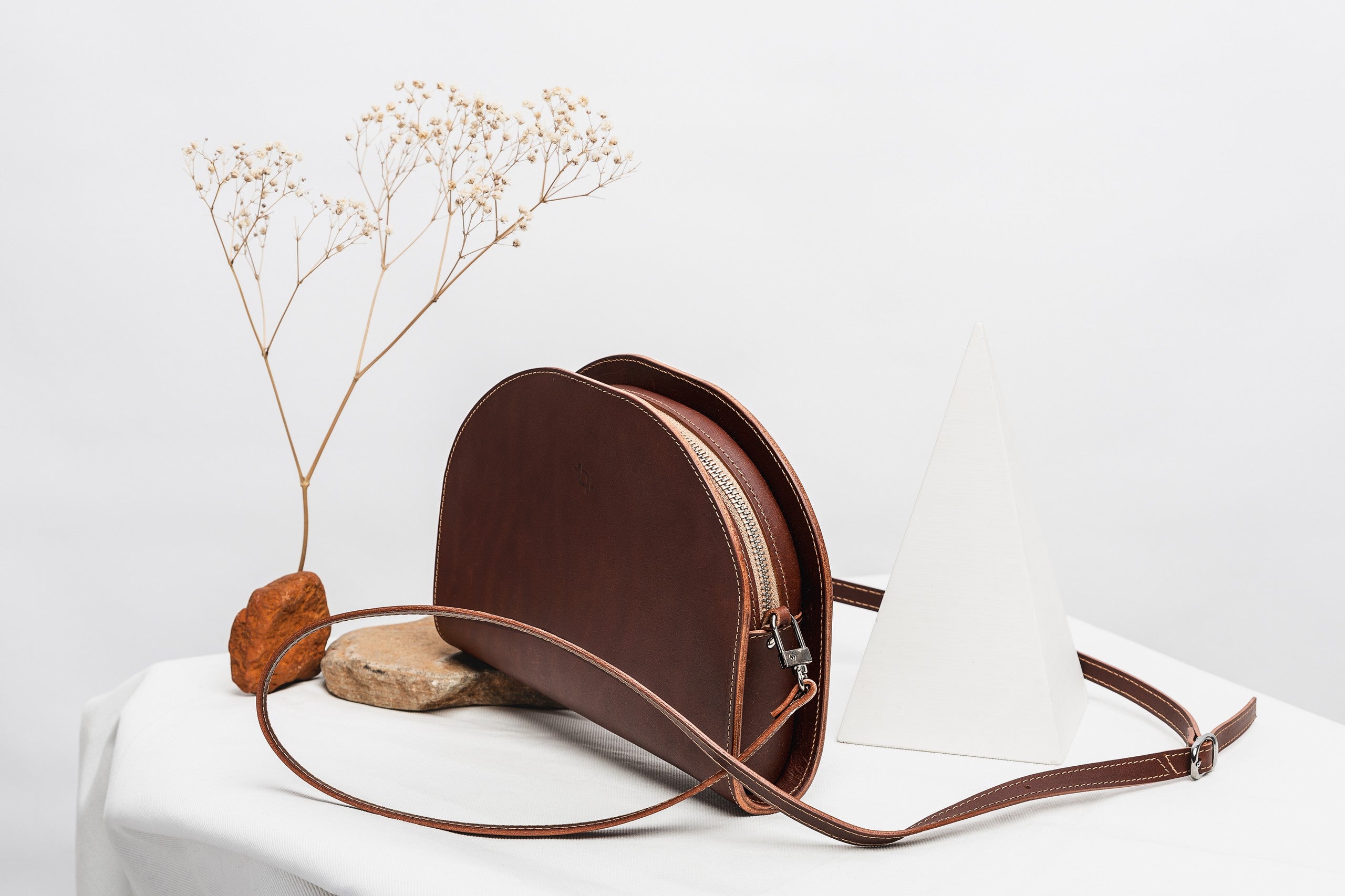 Leather Handbag Half Moon - Cognac