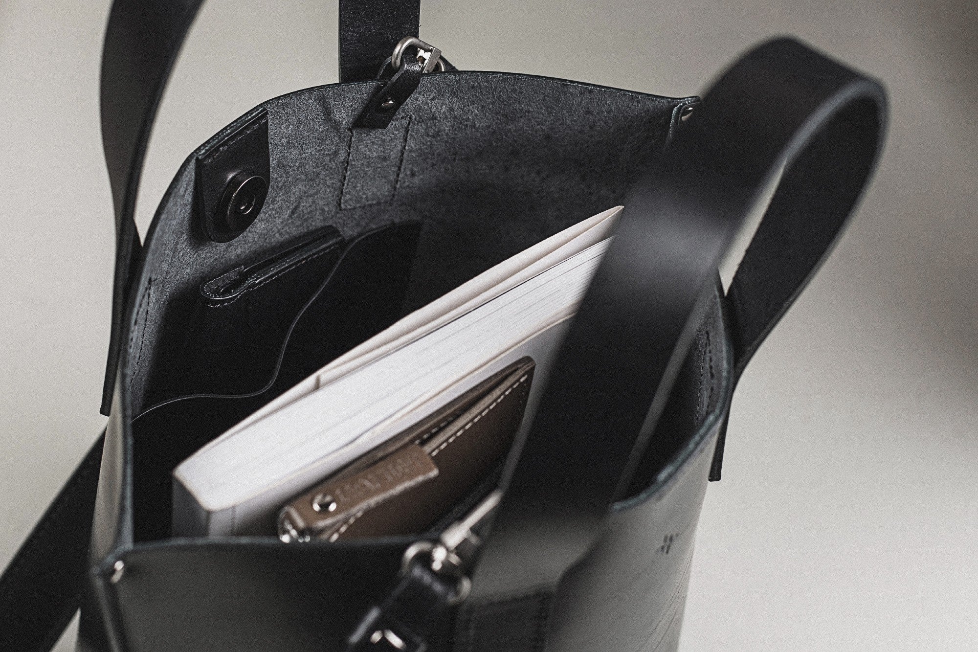 Model Bucket - Black